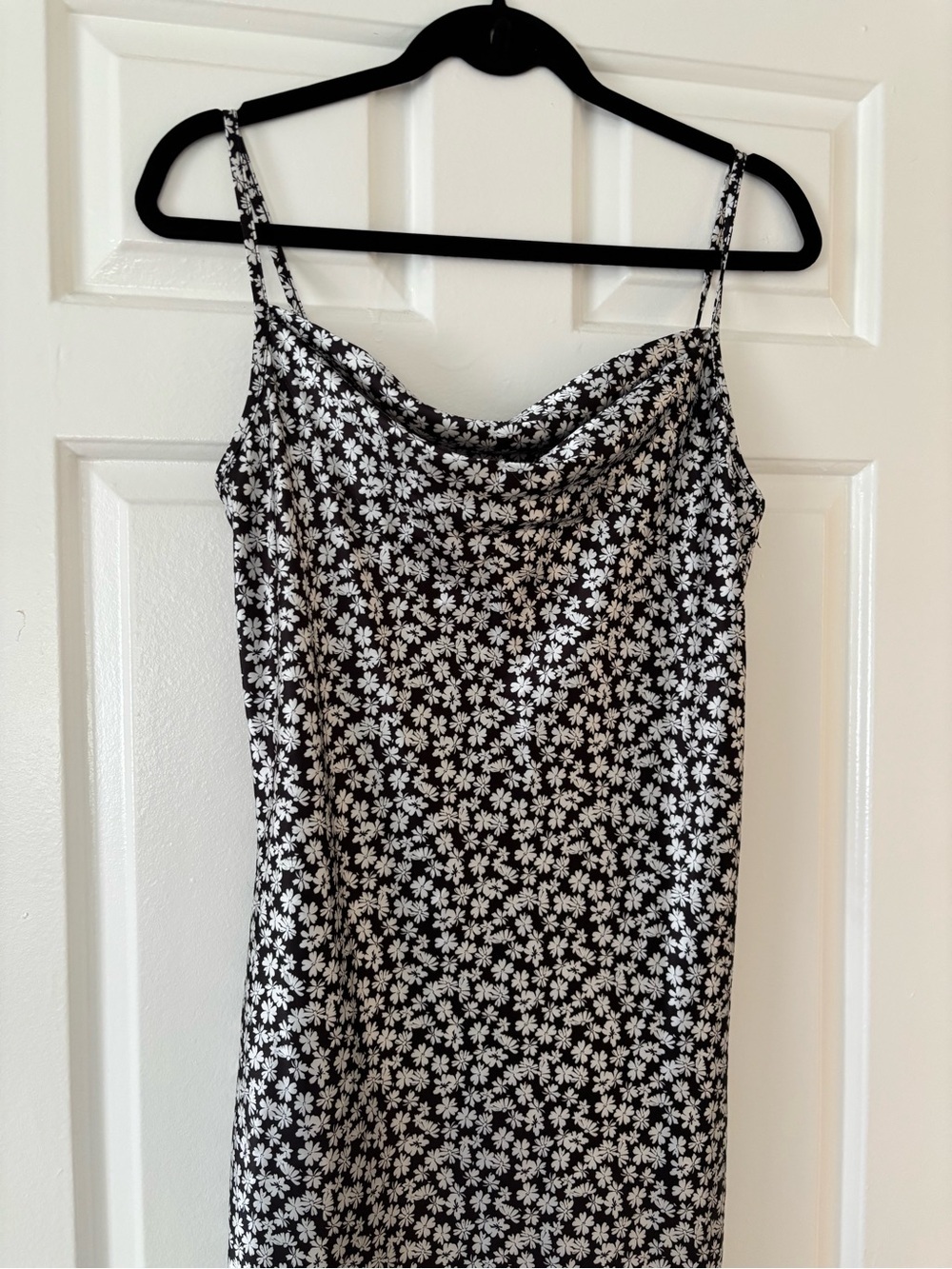 bebe Black + White Floral Print Satin Cowl Midi Dress - Size S - NWOT - Picture 4 of 7